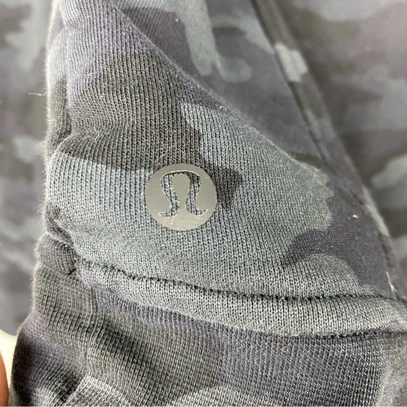 Lululemon Scuba Crew size 8 Incognito Camo Grey Black Pullover Sweatshirt - Picture 8 of 9